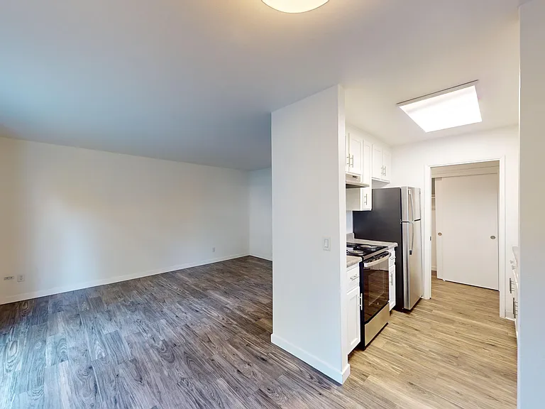346 Robinson St #40 — Photo 5