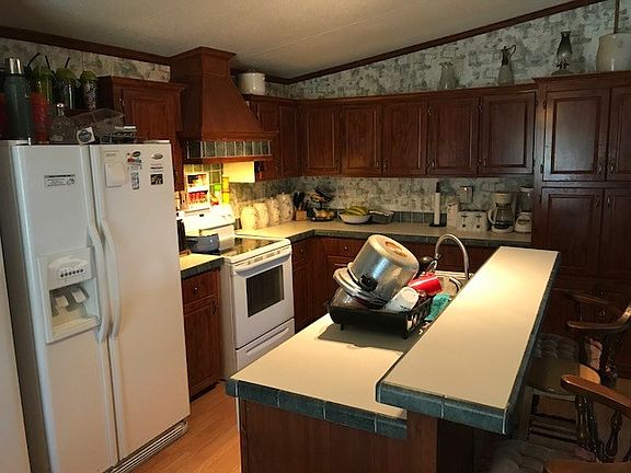 3rd image of 113 Village Ln