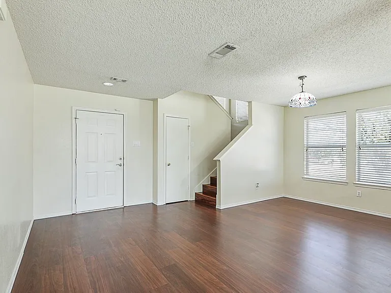 3720 Bandera Ranch Rd — Photo 4
