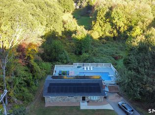 75 Vernon Street West, Manchester, CT 06042