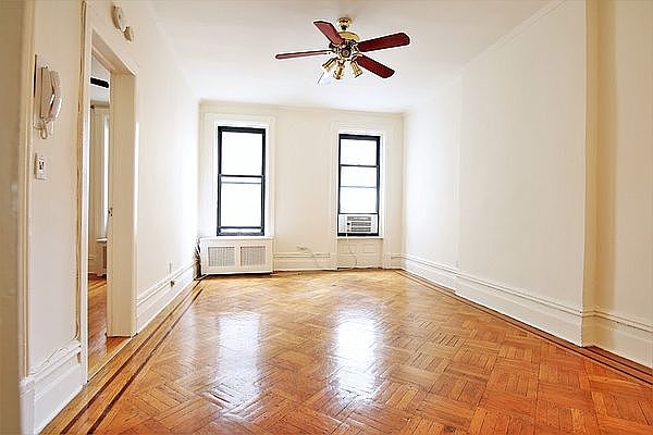 1st image of 25 W 76th St #10