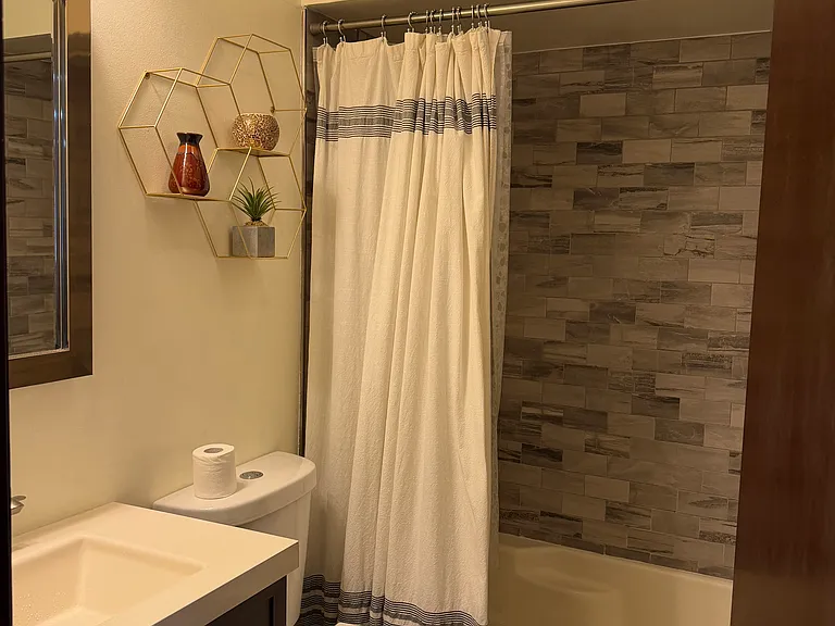 52 Heckel St #102 — Photo 22