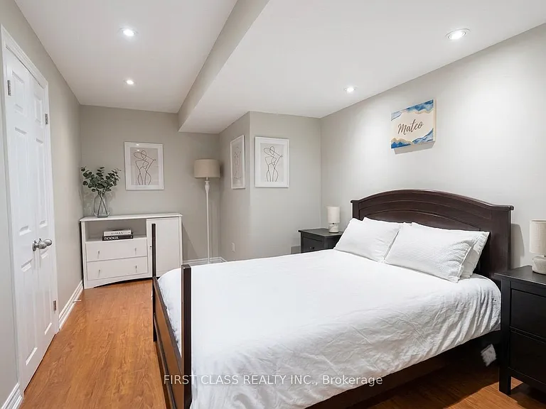 2084 Bingley Cres #W/O — Photo 9