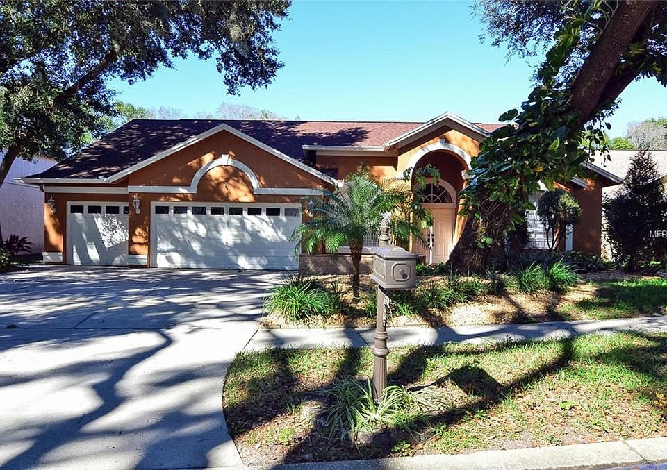 1st image of 4305 Round Lake Ct