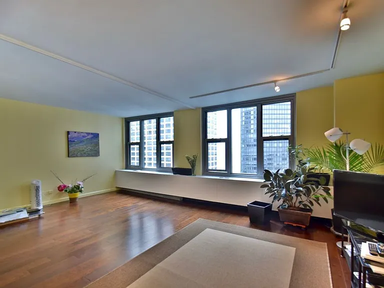 400 E Randolph St #3321 — Photo 6