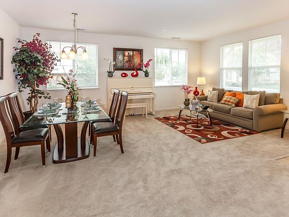 4th image of 15915 Dondolare St