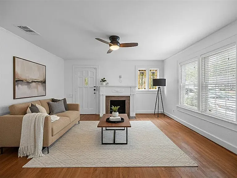 3221 Greene Ave — Photo 2