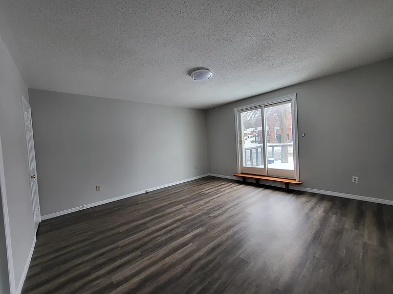 70 Penetang St #1 — Photo 28
