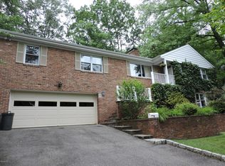 34 Midbrook Ln, Old Greenwich, CT 06870