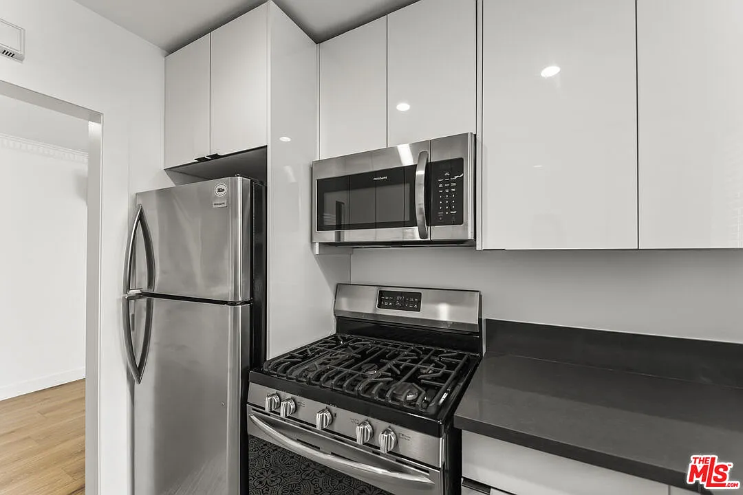 1 bed, 1.0 bath, $3,195 — Photo 3