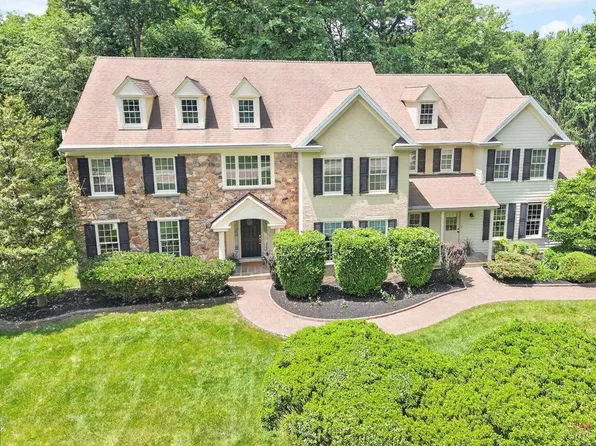 913 Shenandoah Ln, West Chester, PA 19380