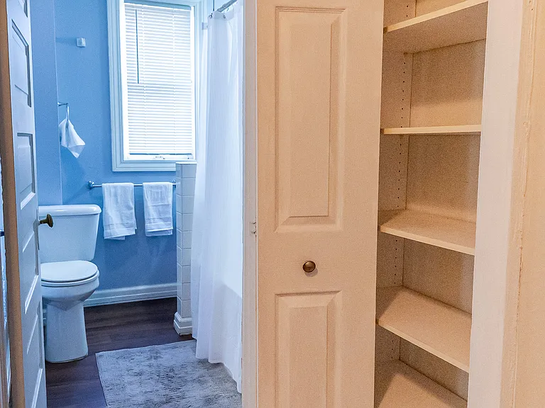 262 W Grand Blvd — Photo 17