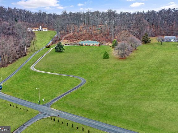 3rd image of 414 Grier Nursery Farms Ct
