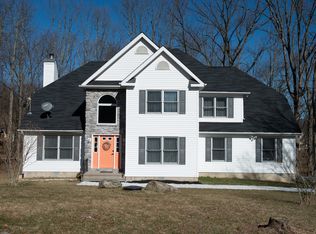 96 Woodwind Ct, East Stroudsburg, PA 18301