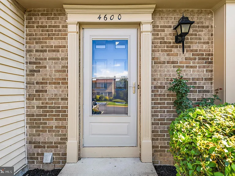 4600 Brentleigh Ct — Photo 4