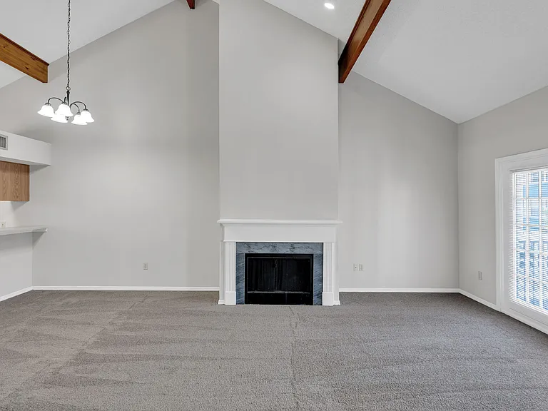 Seasons Apartments — Photo 39