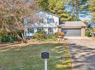 1075 Westchester Dr SW, Lilburn, GA 30047