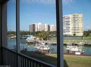 33 Bluebill Ave APT 204, Naples, FL 34108