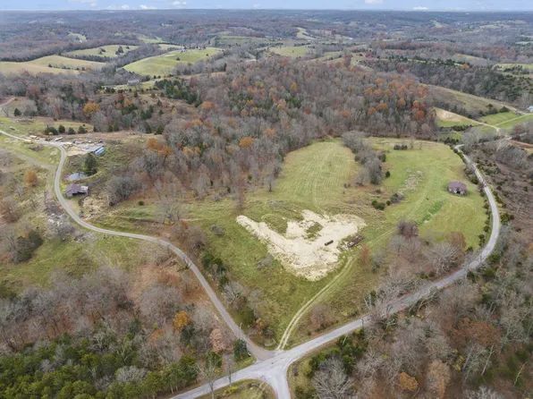 1300 Mouth Of Cedar Rd, Cynthiana, KY 41031