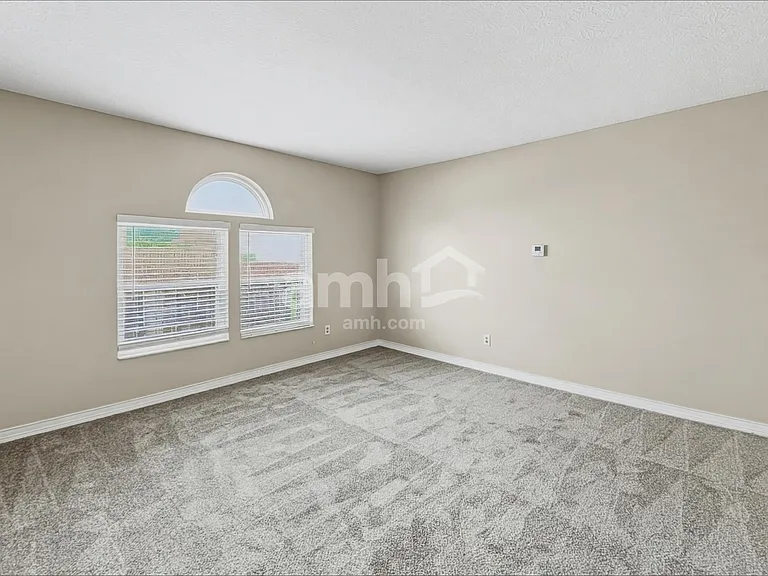 838 Avalon Dr — Photo 9