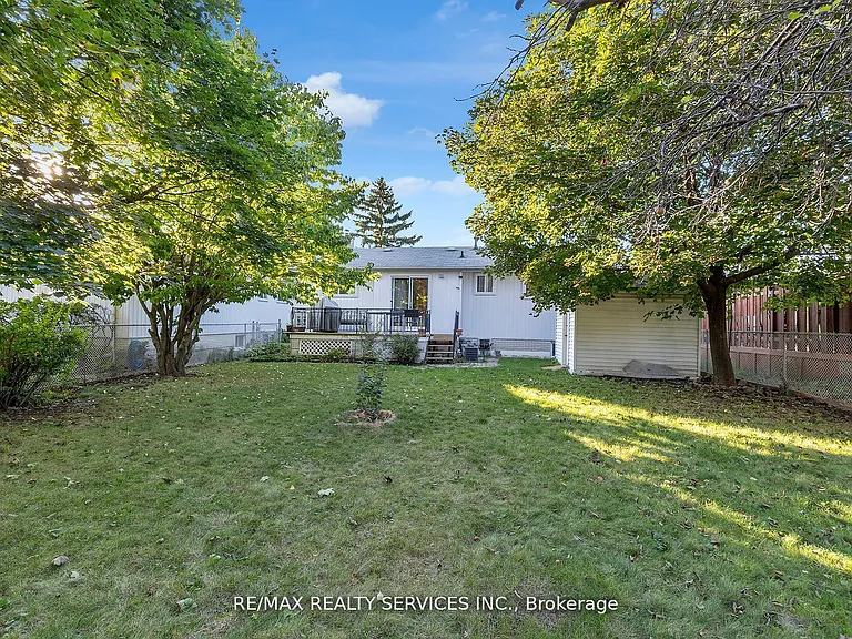 81 Glenforest Rd — Photo 22