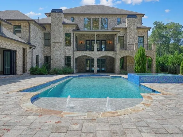 310 Traditions Ct, Alpharetta, GA 30004