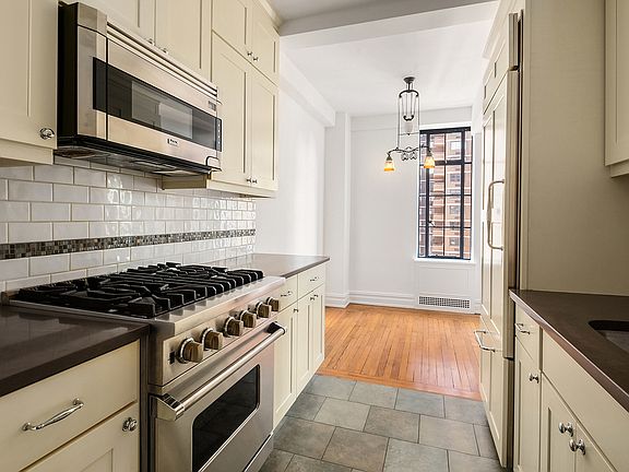 2nd image of 350 W 57th St APT 15G