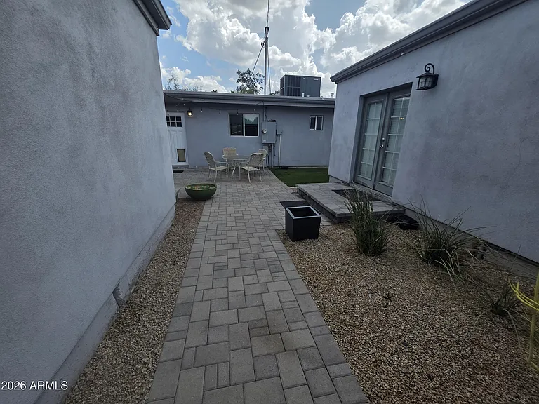 1812 E Whitton Ave — Photo 40