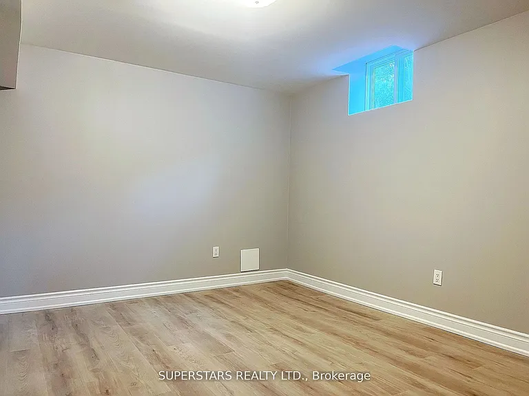 26 Tavistock Ct #BASEMENT — Photo 14
