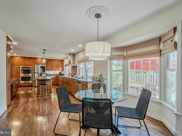 13392 Point Rider Ln, Herndon, VA 20171