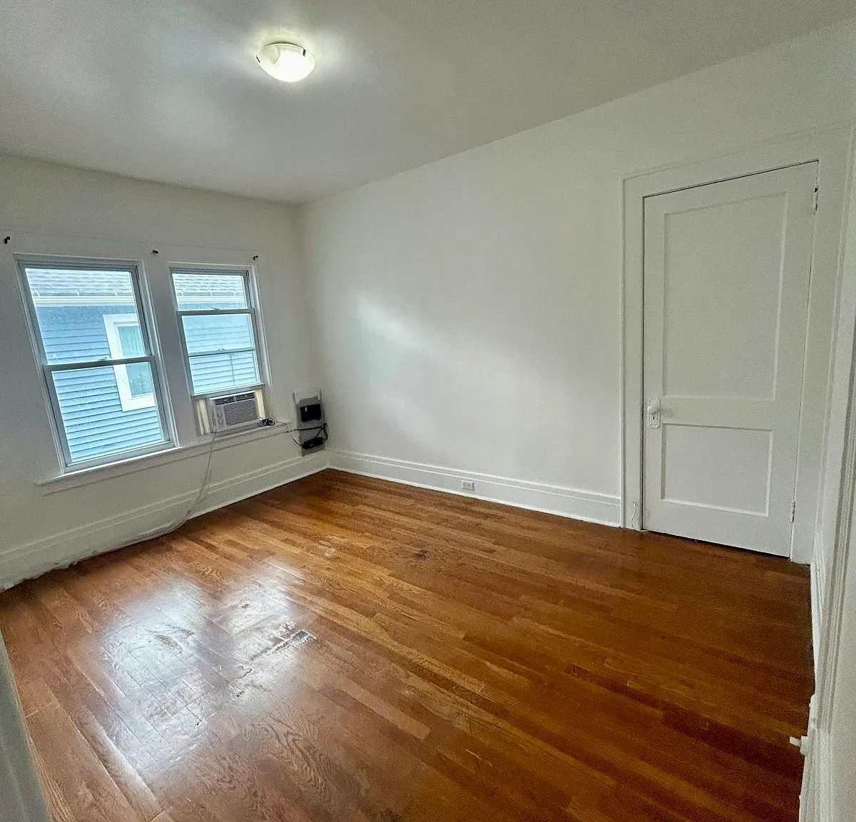 810 Seeley Rd, Unit 810 Selley Rd — Photo 2