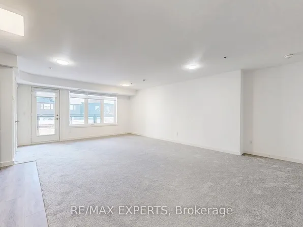 45 Connaught Ave #203, Toronto, ON M4L 2V8
