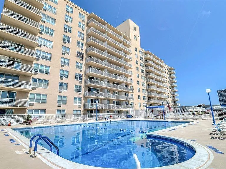 9400 Atlantic Ave #305 — Photo 19