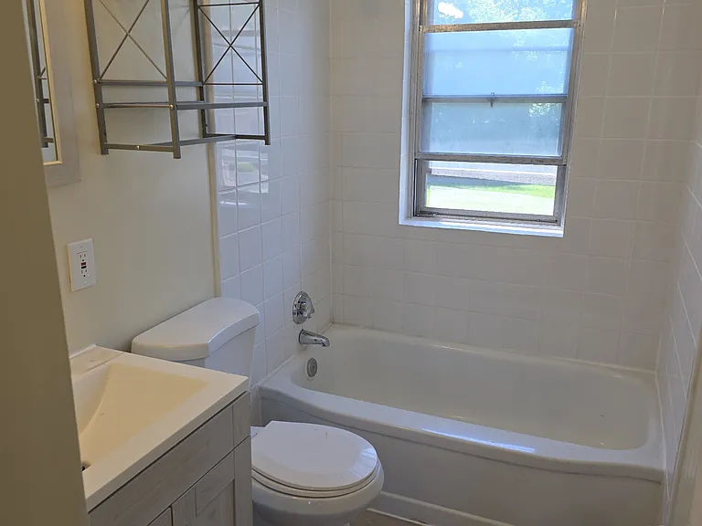 44 Virginia Ave — Photo 36