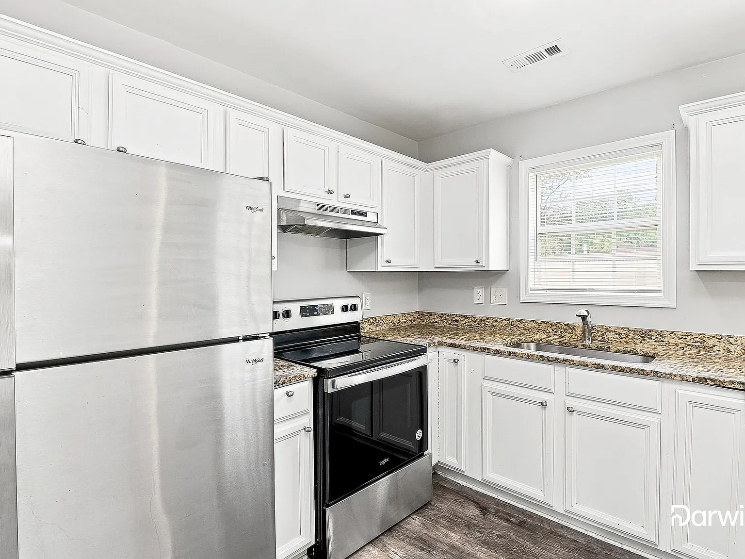 3 bed, 2.0 bath, 1177 sqft, $1,810 — Photo 4
