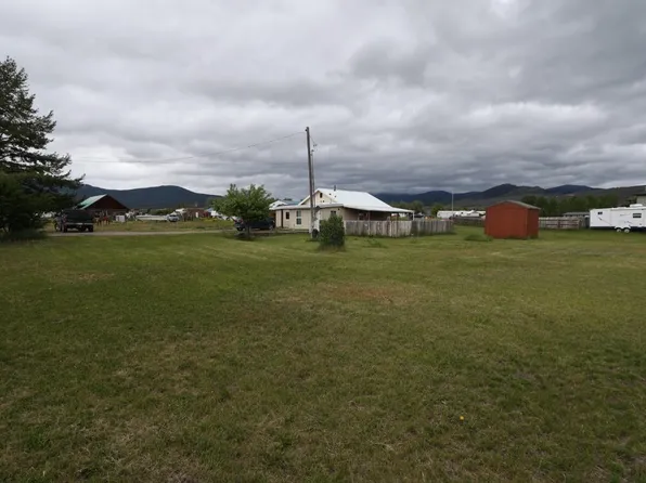 7449 State Highway 200, Plains, MT 59859