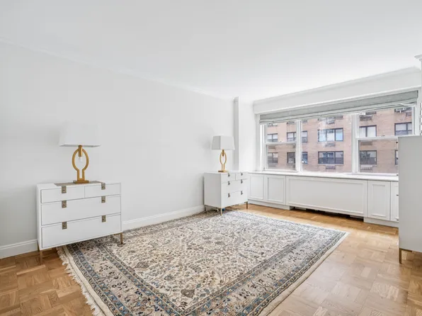 136 East 56th Street image 5 of 8