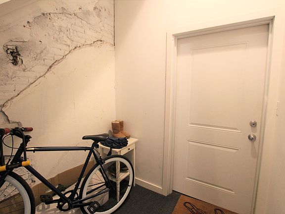 3rd image of 2226 Frankford Ave APT 2R