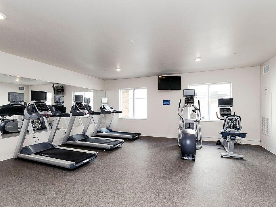 Fitness center complete with free weights!
