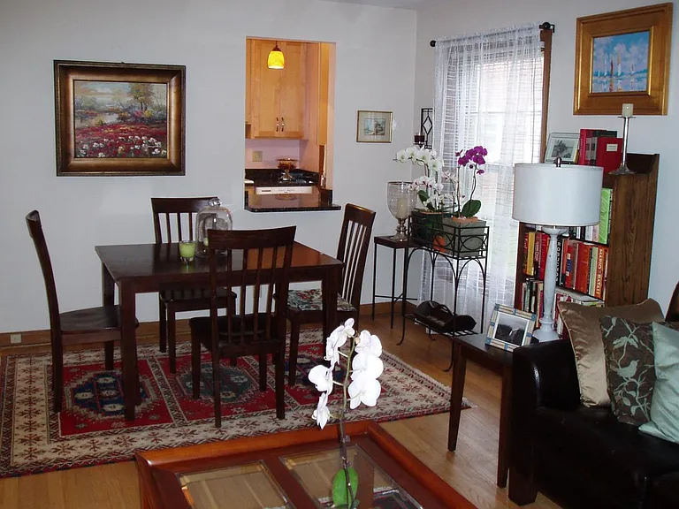4955 N Santa Monica Blvd — Photo 6