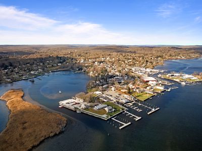 42 South Main Street, Essex, CT, 06426