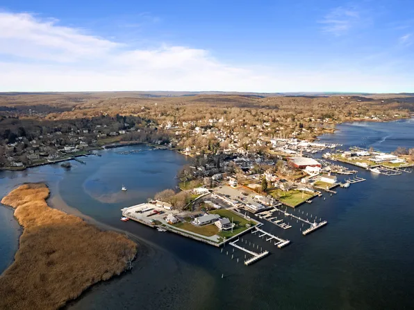 42 South Main Street, Essex, CT 06426