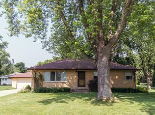 785 Parkmoor Dr, Brookfield, WI 53005