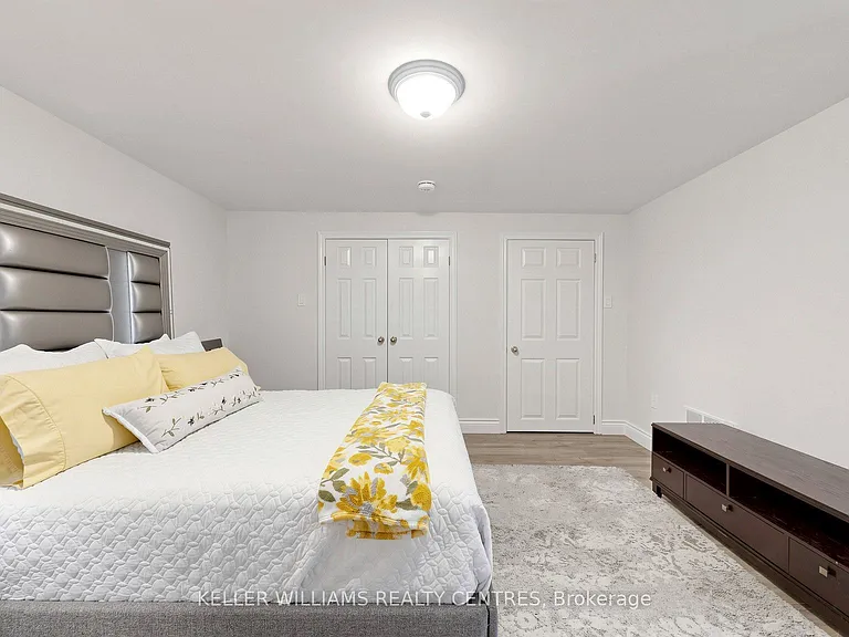 185 Newton St #LOWER — Photo 20