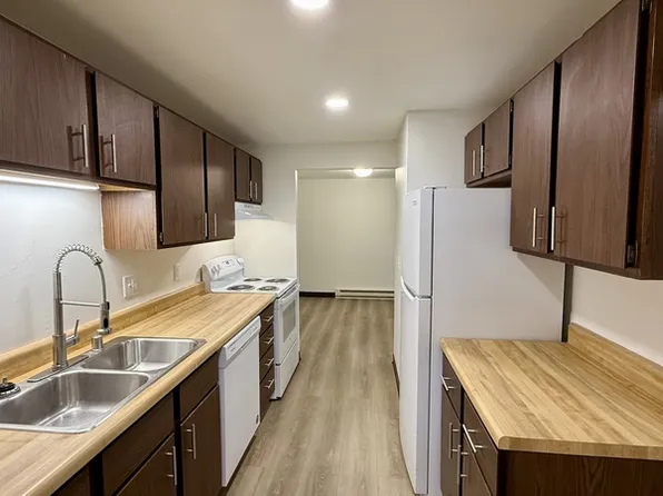 1818 School St #A, Two Rivers, WI 54241