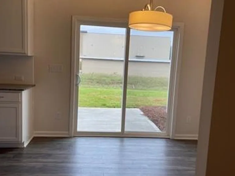 8139 Sheffield Dr — Photo 9