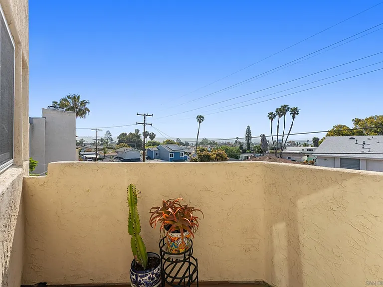 1957 Diamond St — Photo 22