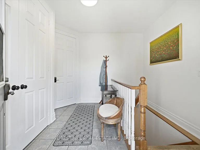 160 Kootenay Rdg #BASEMENT — Photo 3