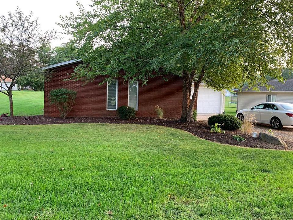 207 Plum St Front view