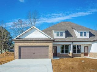 44 Arlington Dr, Chickamauga, GA 30707